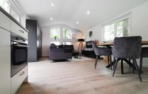 Lovely Home In Hellendoorn With Wifi