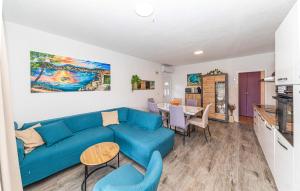 3 Bedroom Lovely Home In Vinisce 
