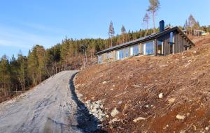 3 Bedroom Amazing Home In Åfarnes