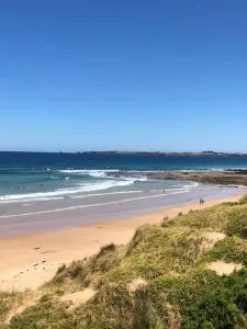 Phillip Island's Lazybirds Getaway - Surf Beach
