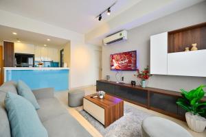 Wonderful 2 BR condo in Masteri T1, fully furnished with full amenities