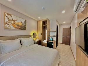 Phòng Cao Cấp – 1 Giường Đôi Lớn (Superior - 1 Queen Bed)