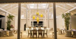 Ria Uluwatu, Tropical Chic Hotel