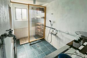 【Camp House by port Side】 貸切1組の古民家離島、美ら海への拠点