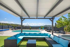 Villa VERONICA with CINEMA PROJECTOR by the HEATED POOL and JACUZZI