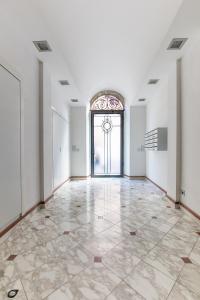 Elena House Apartments