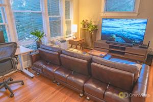 Bright vintage Apt in the heart of Seattle