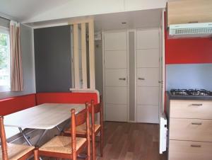 Sejours a la campagne camping fontaine du roc : photos des chambres