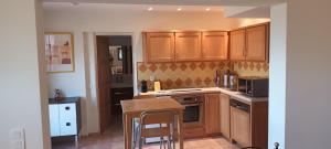 Maisons de vacances Villa la CROIX VALMER vue panoramique avec piscine : photos des chambres