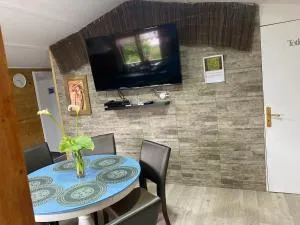 Grand chalet tout équipé 6 personnes proche des plages du débarquement - 贝叶