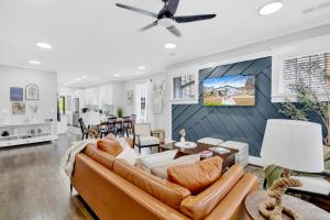 #BhamChic King Bed with Park View Near Top Golf Uptown BJCC Hoover Complex - 4hvězdičkové hotely ve městě Birmingham