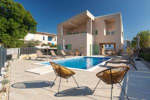 Villa OLIVE OCEAN with pool and seaview - 4hvězdičkové hotely ve městě Sveti Anton