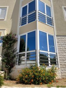 Apartments Luaniva 50m from the see