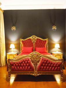 IRIS baroque apartment