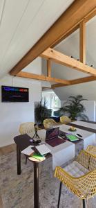 2BR Appart confortable - FAST wifi - EPFL - Swiss Tech - la RTS - lUNIL - parking