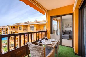 Palm Mar El Mocan 3 beautiful renovated penthouse apartment with terrace, parking AC