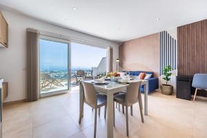 Fl7 TheLODGE-Amazing View w BIG Terrace by Homely