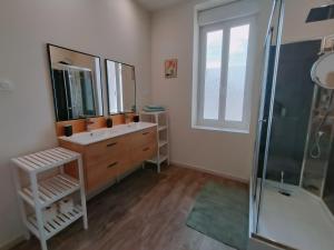 Appartements L'ecole buissonniere : photos des chambres