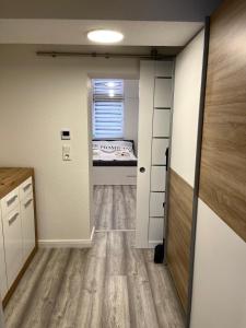 Linger House