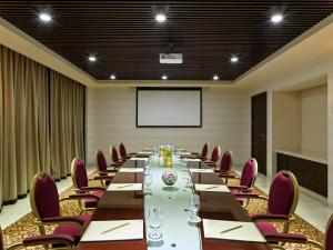 The Club by Fanar