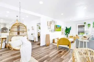 #BohoSleek King Bed Spa Shower-Near TopGolf Downtown Uptown BJCC Hoover Complex - Джаспер