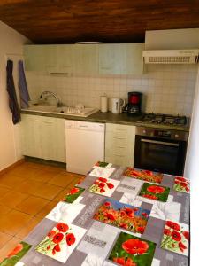 Maisons de vacances Chez Marie : les Pyrenees a portee de vue : Maison 2 Chambres