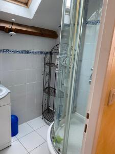 Sejours chez l'habitant Maison de Charme : Suite - Vue sur Jardin