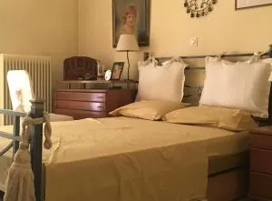 Cheap & chip flat, northern Athens - Pendéli