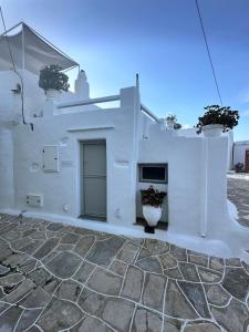 Apollonion house