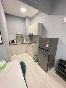 JQ 2 Bedroom Apt Near Suria Mall