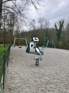 Appartements Bielle, grand appartement 38m2, piscine, 4 pers, couchages 160x200 : Appartement 1 Chambre