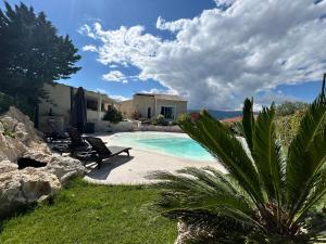 Appartements Duplex Oliveraie piscine au sel marin et parking : photos des chambres
