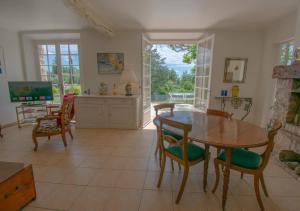 Villas Le Mas de L-Ormeau, 130m2 Piscine, Parc, 8pers : photos des chambres