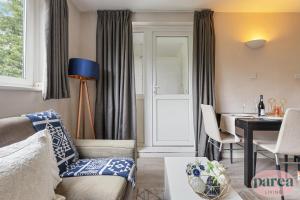 Parea Living - Cosy Flat with Skyline Views beside Canary Wharf