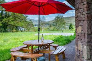 Heather Lodge with Sea and Mountain Views