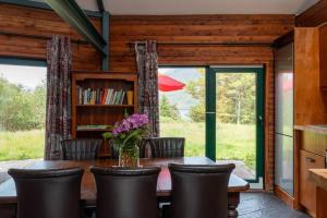 Heather Lodge with Sea and Mountain Views
