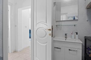 Apartment Marija Volme, nice apartment with garden