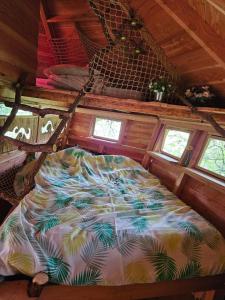 Campings Cabane Dans Les Arbres - Les Lutins : photos des chambres