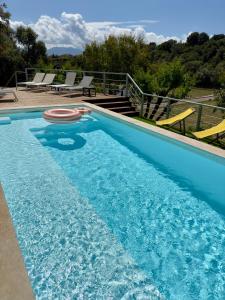 VillaSerenita Piscine chauffee Jacuzzi Petanque Ping pong Baby Foot : photos des chambres