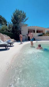Appartements Duplex Oliveraie piscine au sel marin et parking : photos des chambres