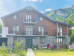 Manana Japaridze's Guesthouse