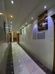 رويال الشرق