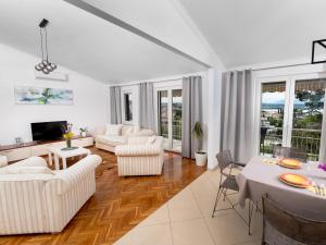 Apartment Olive Malinska