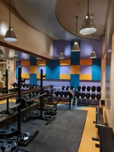 Big 2BR near Burgos Circle, Highstreet, St Lukes - B Parklane T1