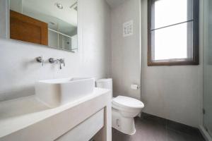 2-Bedrooms SeaViewCondo 1120 CicadaMarket