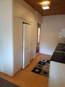 1BR Apartment M6 with sauna, big balcony,free parking