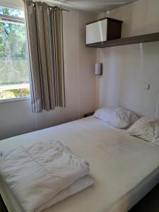 Bungalow 4 personnes sur sur propriété privée au calme à 10 mn des plages de Sainte Maxime