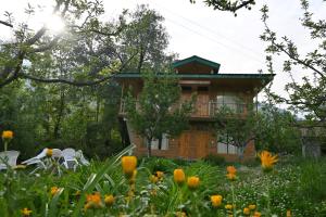 Cascade Mountain Retreat Manali