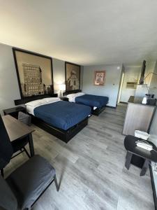 Budget Double Room - Smoking room in Acorn Motel - Black Mountain