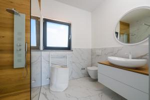 Luxury Villa Luni with big private pool and hot tub in Medulin